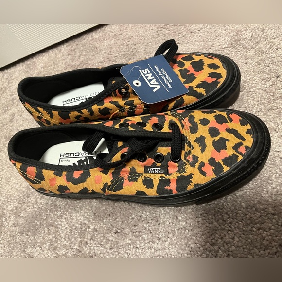 VANS / Leopard Print Sneakers / Size 6 - Picture 2 of 5